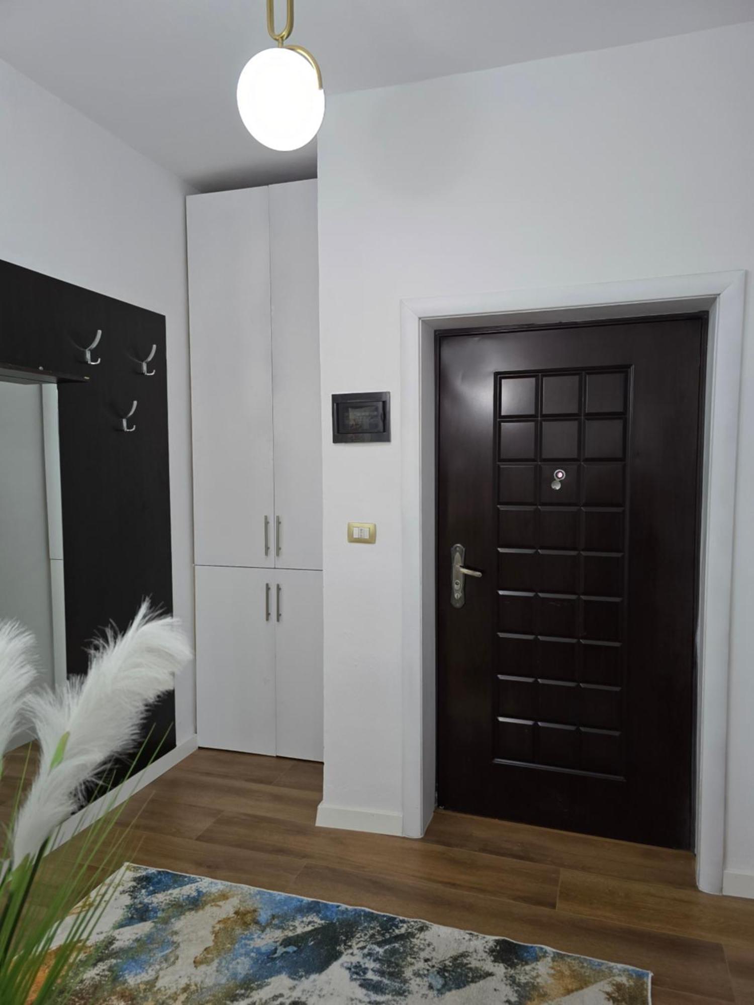 Ideal Apartment *